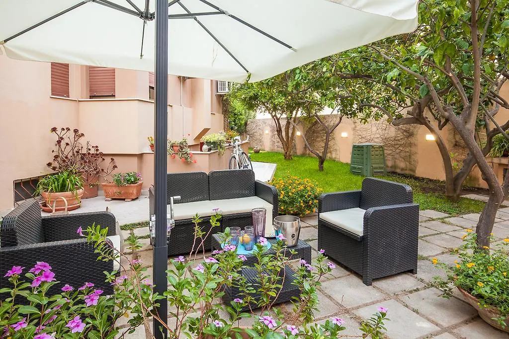 La Tuia E Il Tasso Bed & Breakfast Cagliari 2*,  Italy