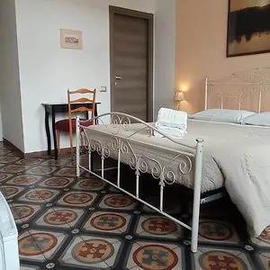 Onlyrooms Iii - Piazza Jenne Maison d'hôtes